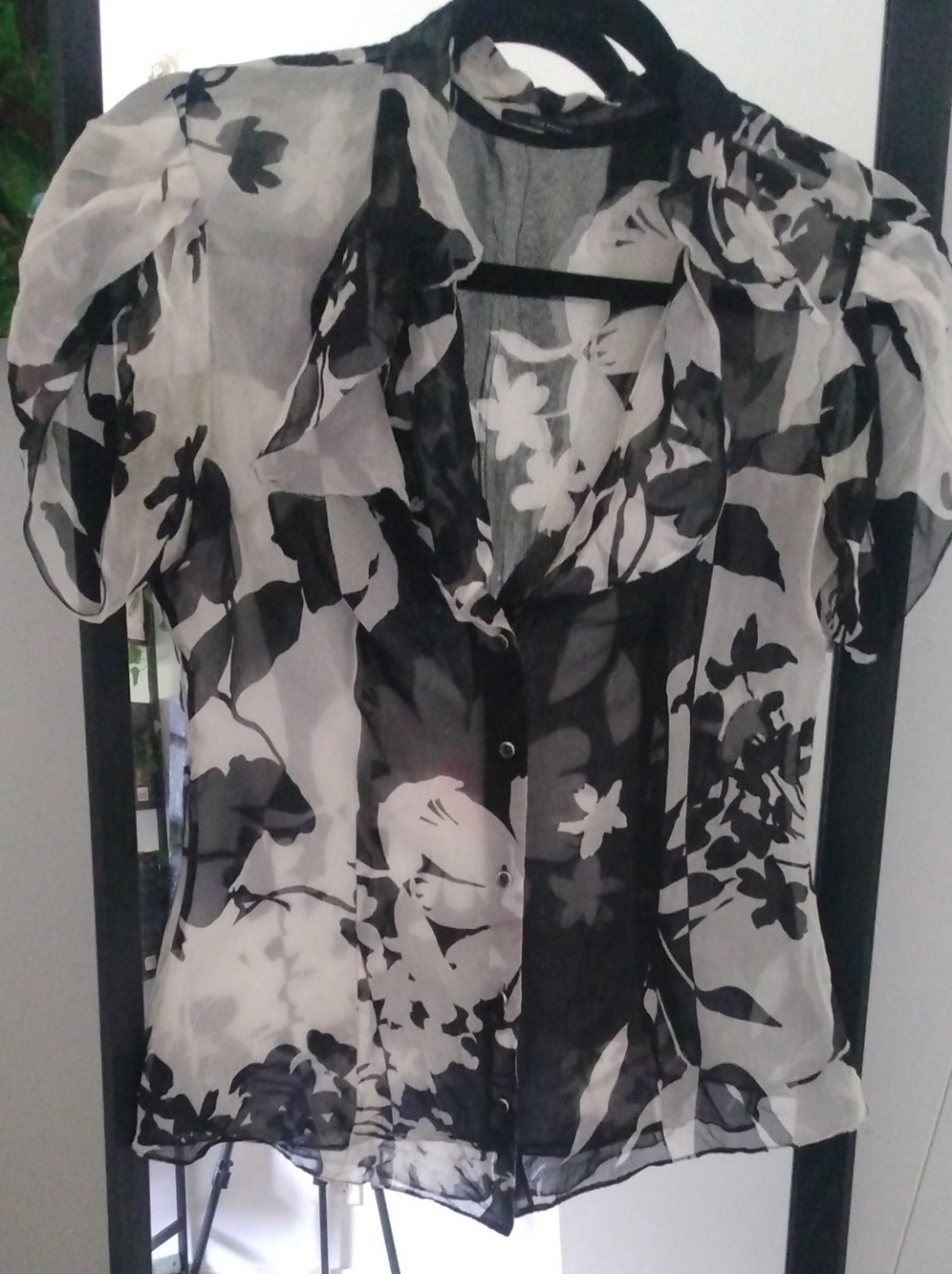 Elie Tahari Black & White Floral Sheer Button Blouse